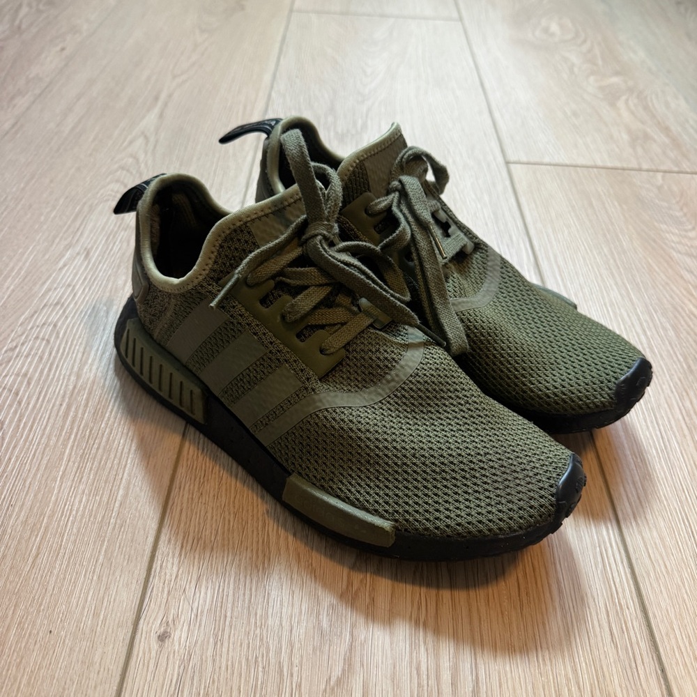 Adidas Men's Khaki Green Sneakers 8.5